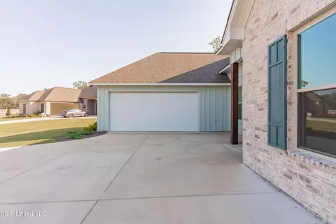 Exterior - 108 Catherine Blvd, Clinton, MS 39056 photo 6 of 18