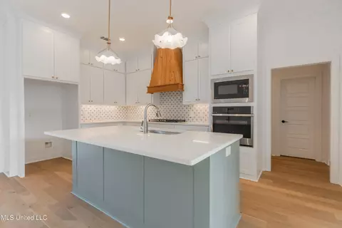 Kitchen - 108 Catherine Blvd, Clinton, MS 39056 photo 2 of 7
