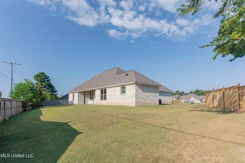 Exterior - 108 Catherine Blvd, Clinton, MS 39056 photo 15 of 18