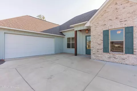Exterior - 108 Catherine Blvd, Clinton, MS 39056 photo 5 of 18