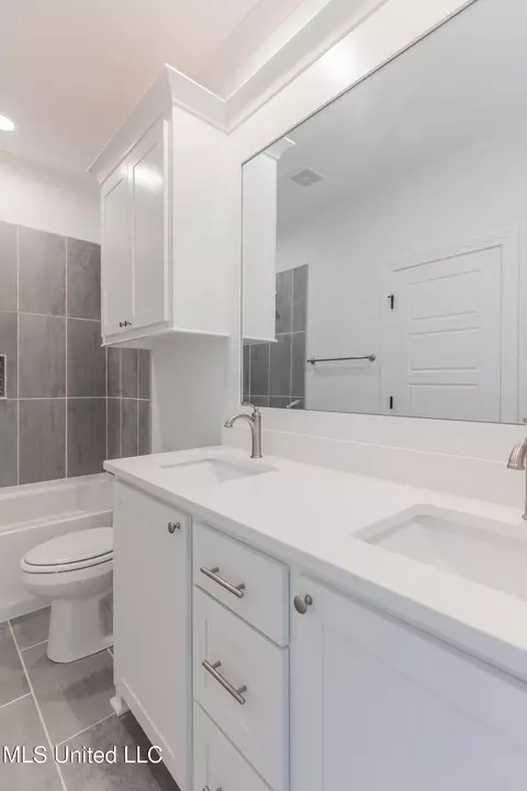 Bath - 108 Catherine Blvd, Clinton, MS 39056 photo 10 of 13