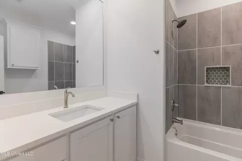 Bath - 108 Catherine Blvd, Clinton, MS 39056 photo 6 of 13