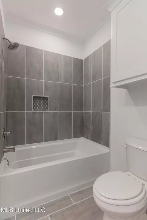 Bath - 108 Catherine Blvd, Clinton, MS 39056 photo 8 of 13