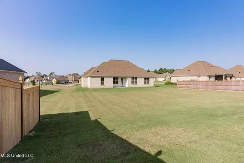 Exterior - 112 Catherine Blvd, Clinton, MS 39056 photo 14 of 16