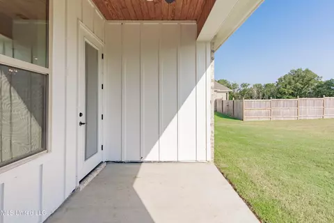 Exterior - 112 Catherine Blvd, Clinton, MS 39056 photo 7 of 16