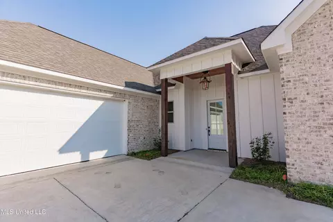 Other - 112 Catherine Blvd, Clinton, MS 39056 photo 2 of 17