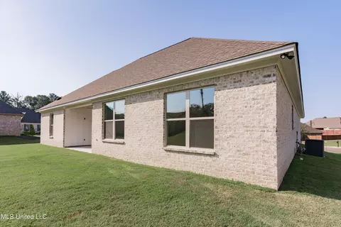 Exterior - 112 Catherine Blvd, Clinton, MS 39056 photo 9 of 16