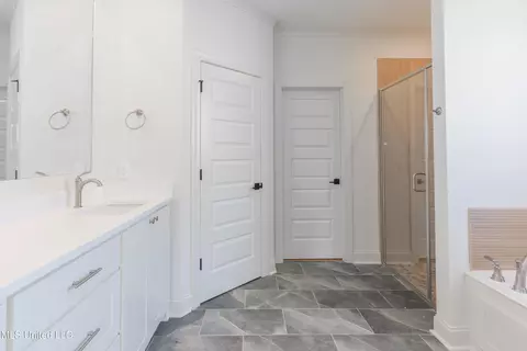 Entry Way - 112 Catherine Blvd, Clinton, MS 39056 photo 4 of 4