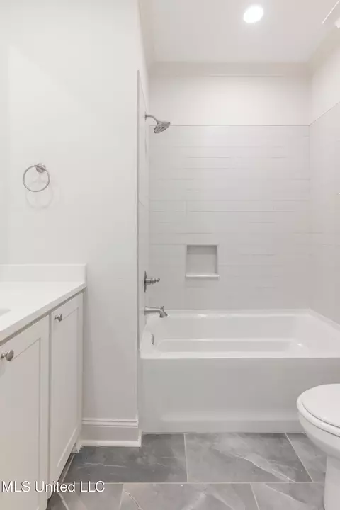 Bath - 112 Catherine Blvd, Clinton, MS 39056 photo 6 of 15
