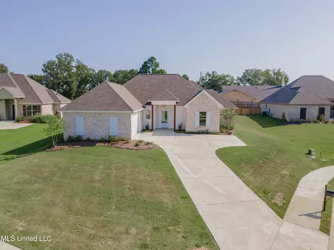Exterior - 112 Catherine Blvd, Clinton, MS 39056 photo 5 of 16