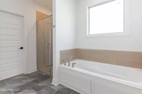 Bath - 112 Catherine Blvd, Clinton, MS 39056 photo 3 of 15