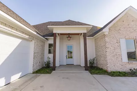 Exterior - 112 Catherine Blvd, Clinton, MS 39056 photo 4 of 16