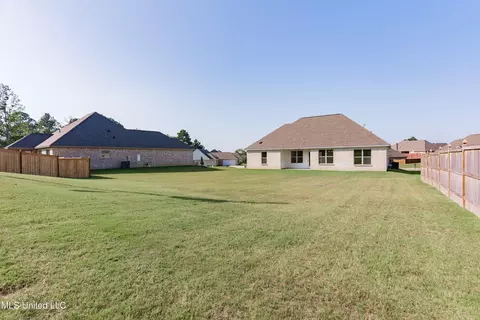 Exterior - 112 Catherine Blvd, Clinton, MS 39056 photo 12 of 16