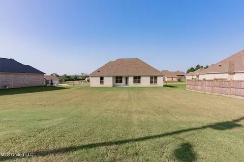 Exterior - 112 Catherine Blvd, Clinton, MS 39056 photo 13 of 16