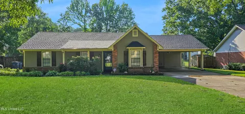 6088 Chickasaw Dr, Olive Branch, MS 38654