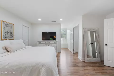 Bedroom - 1831 Hammond Hill Rd, Como, MS 38619 photo 6 of 6