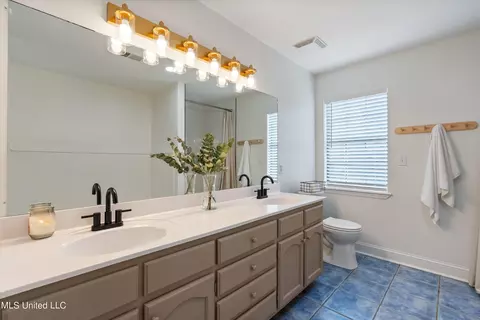 Bath - 1831 Hammond Hill Rd, Como, MS 38619 photo 3 of 5
