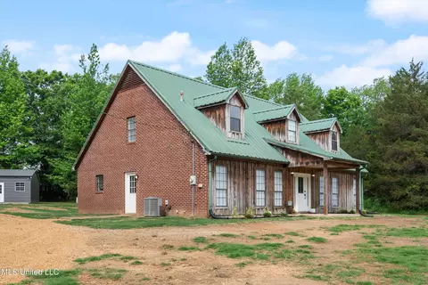 Exterior - 1831 Hammond Hill Rd, Como, MS 38619 photo 3 of 5