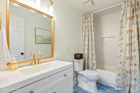 Bath - 1831 Hammond Hill Rd, Como, MS 38619 photo 1 of 5