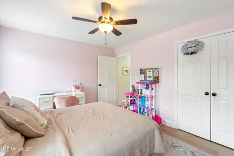Bedroom - 1831 Hammond Hill Rd, Como, MS 38619 photo 2 of 6
