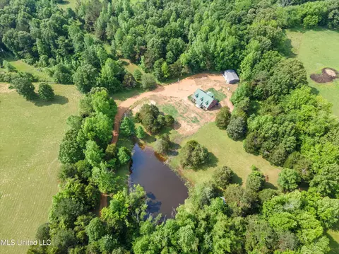 1831 Hammond Hill Rd, Como, MS 38619