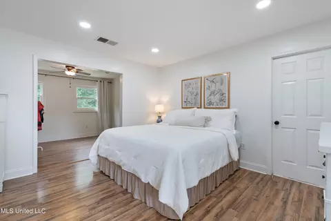Bedroom - 1831 Hammond Hill Rd, Como, MS 38619 photo 5 of 6