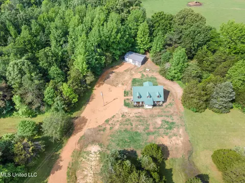 Exterior - 1831 Hammond Hill Rd, Como, MS 38619 photo 1 of 5