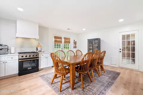 Dining - 1831 Hammond Hill Rd, Como, MS 38619 photo 2 of 2
