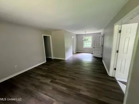 521 N Park Ln, Jackson, MS 39206 photo 2