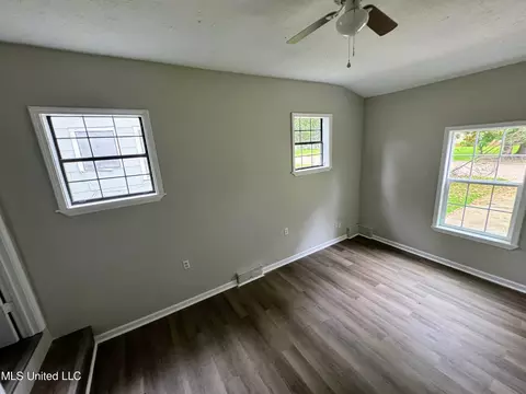 521 N Park Ln, Jackson, MS 39206 photo 4