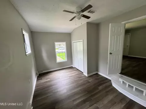 521 N Park Ln, Jackson, MS 39206 photo 5