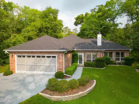 6624 Ahiahi Pl, Diamondhead, MS 39525