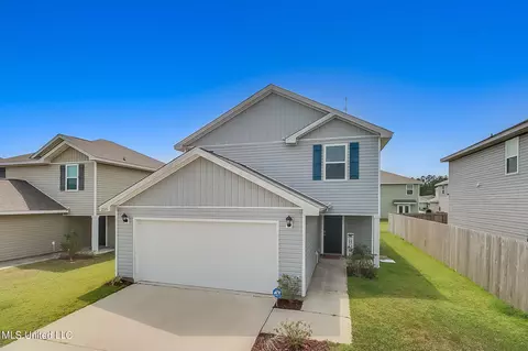 2205 Magazine St, Ocean Springs, MS 39564