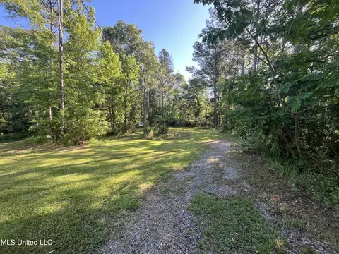 Exterior - 4020 Harmony Community Rd, Carthage, MS 39051 photo 2 of 4