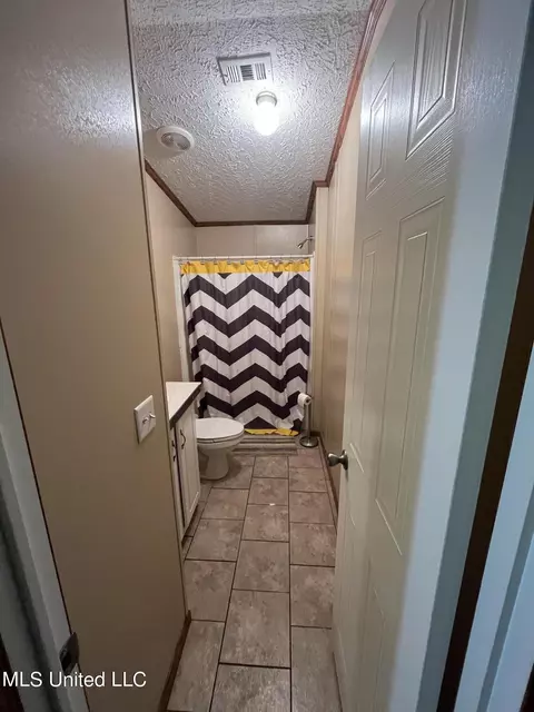 Bath - 4020 Harmony Community Rd, Carthage, MS 39051 photo 1 of 4