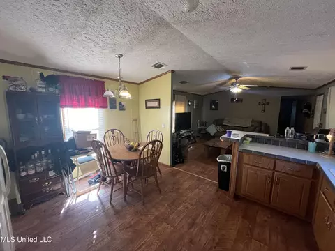 Dining - 4020 Harmony Community Rd, Carthage, MS 39051 photo 1 of 1