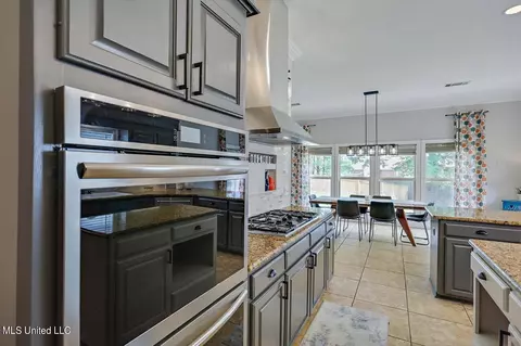 Kitchen - 803 Beaumont Dr, Madison, MS 39110 photo 4 of 5