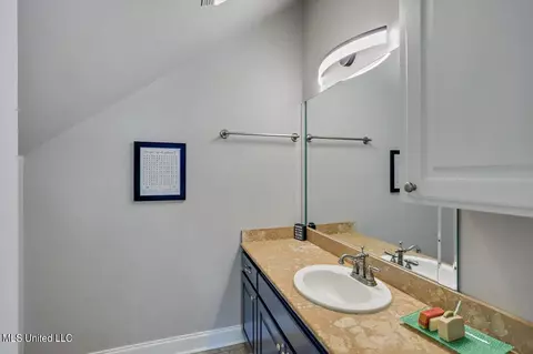 Bath - 803 Beaumont Dr, Madison, MS 39110 photo 1 of 10