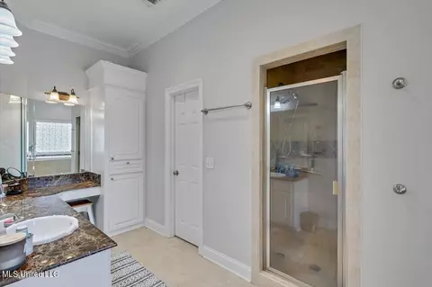 Bath - 803 Beaumont Dr, Madison, MS 39110 photo 6 of 10
