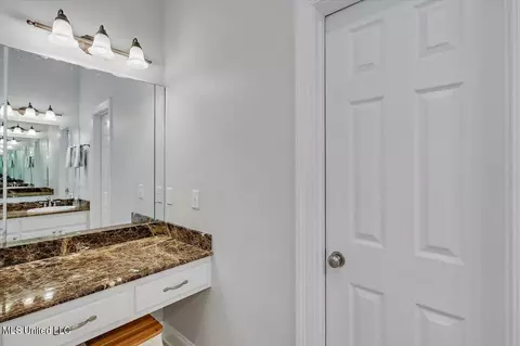 Bath - 803 Beaumont Dr, Madison, MS 39110 photo 4 of 10