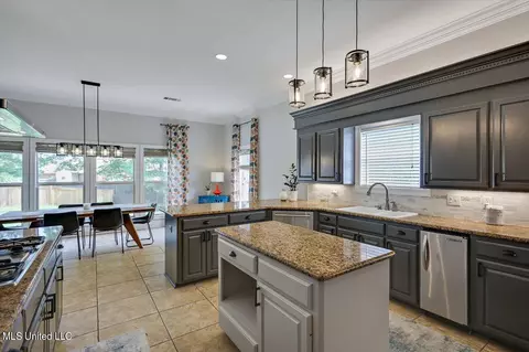 Kitchen - 803 Beaumont Dr, Madison, MS 39110 photo 3 of 5