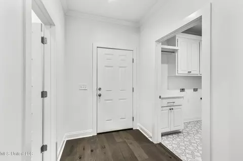 Entry Way - 111 Hunters Way, Canton, MS 39046 photo 4 of 6