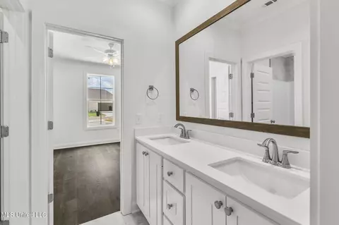 Bath - 111 Hunters Way, Canton, MS 39046 photo 7 of 8