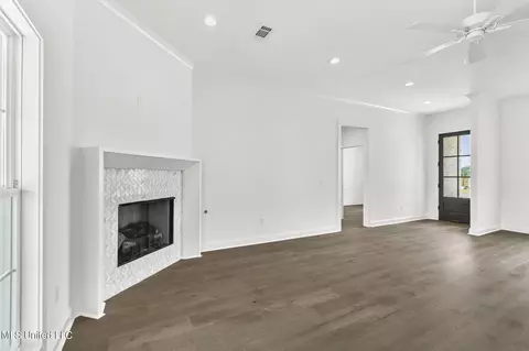 Living - 111 Hunters Way, Canton, MS 39046 photo 6 of 8