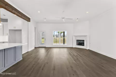 Living - 111 Hunters Way, Canton, MS 39046 photo 3 of 8
