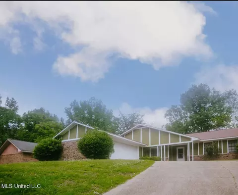 223 Casa Grande Dr, Clinton, MS 39056