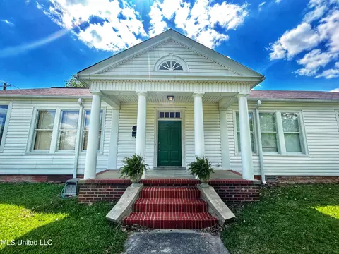 39 Yazoo Ave, Clarksdale, MS 38614