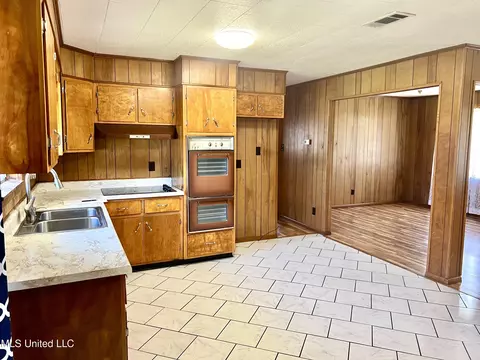 Kitchen - 5612 Gregory St, Moss Point, MS 39563 photo 3 of 3
