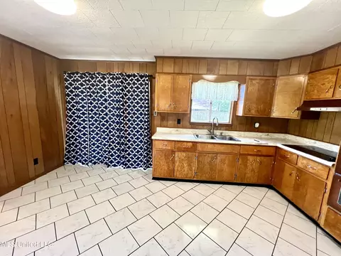 Kitchen - 5612 Gregory St, Moss Point, MS 39563 photo 2 of 3