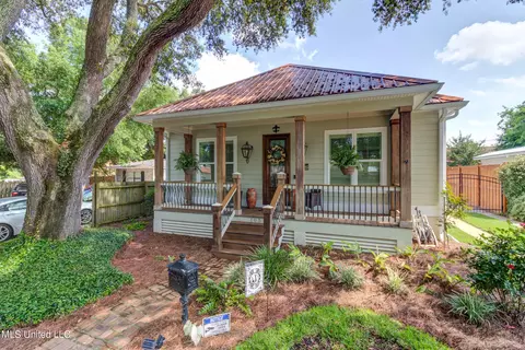 1057 Cherokee St, Biloxi, MS 39530
